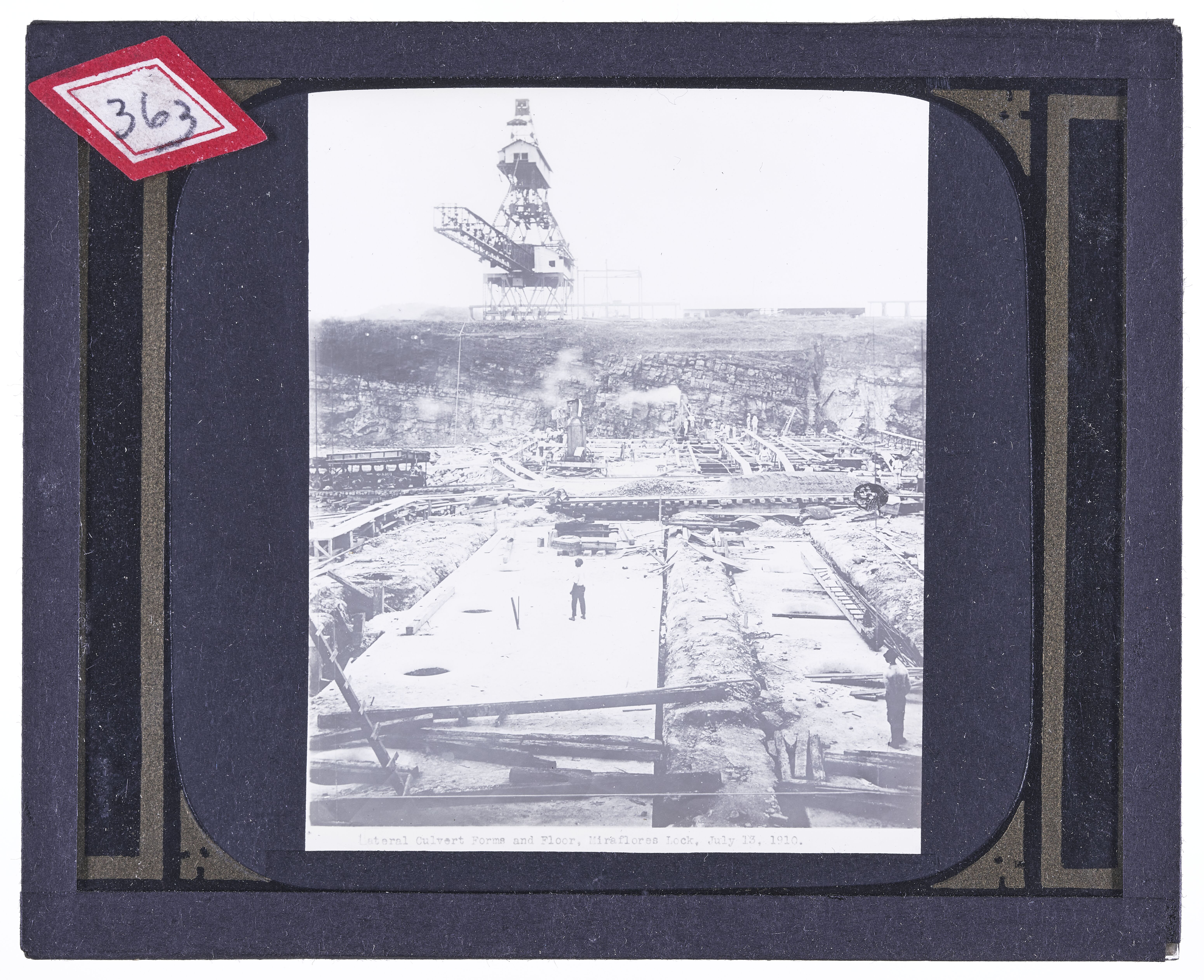 Lateral Culvert Forms and Floor, Miraflores Lock, July, 13, 1910