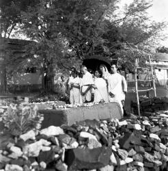 Mourning Kasturba Gandhi and Mahadev Desai